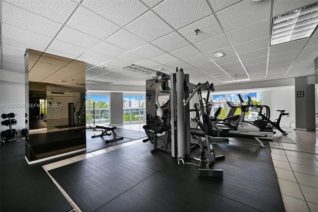 2401 Collins Ave 504, Miami Beach, FL 33140