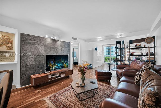 2401 Collins Ave 504, Miami Beach, FL 33140