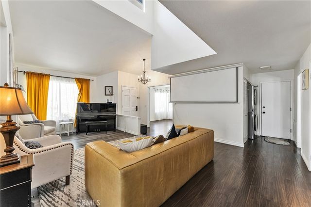 919 Bidwell, San Dimas, CA 91773