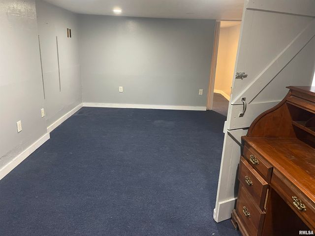 208 W MULLER Road, East Peoria, IL 61611