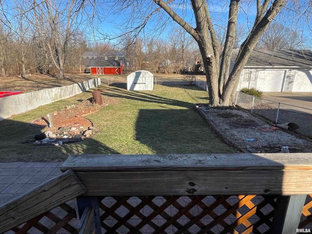 208 W MULLER Road, East Peoria, IL 61611