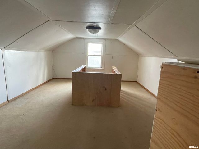 208 W MULLER Road, East Peoria, IL 61611