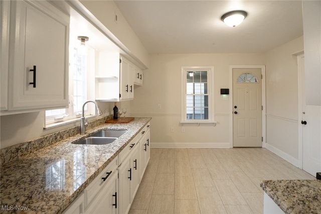 452 W Midlothian Boulevard, Youngstown, OH 44511