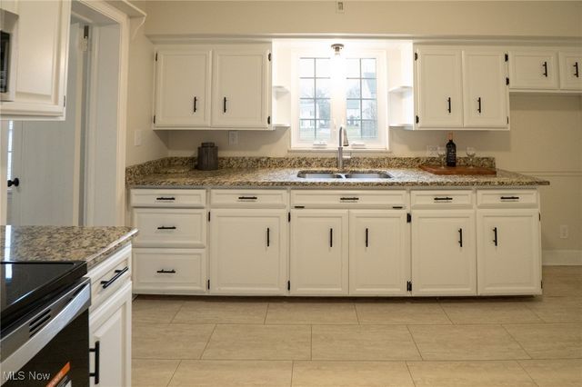 452 W Midlothian Boulevard, Youngstown, OH 44511