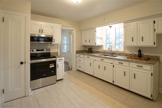 452 W Midlothian Boulevard, Youngstown, OH 44511