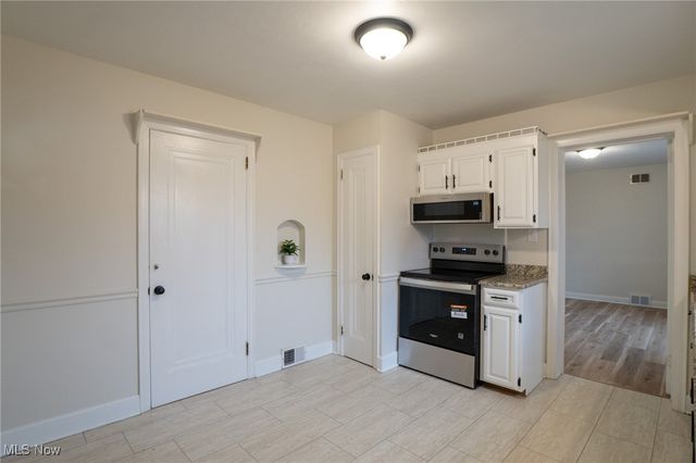 452 W Midlothian Boulevard, Youngstown, OH 44511