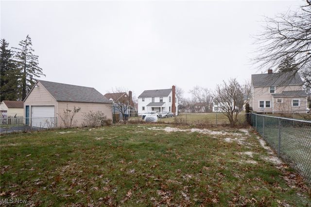 452 W Midlothian Boulevard, Youngstown, OH 44511