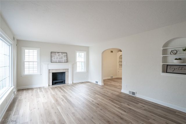 452 W Midlothian Boulevard, Youngstown, OH 44511