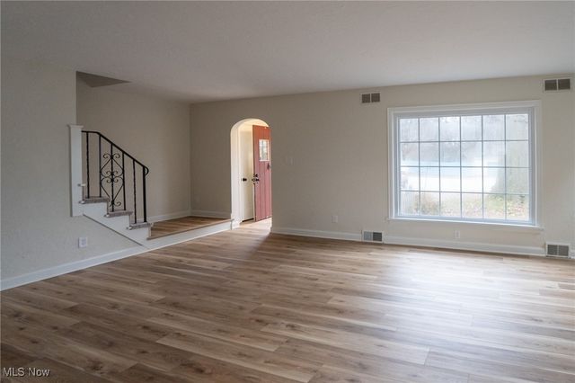 452 W Midlothian Boulevard, Youngstown, OH 44511