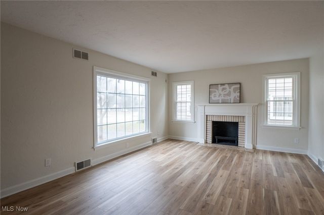 452 W Midlothian Boulevard, Youngstown, OH 44511