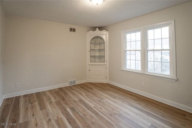 452 W Midlothian Boulevard, Youngstown, OH 44511