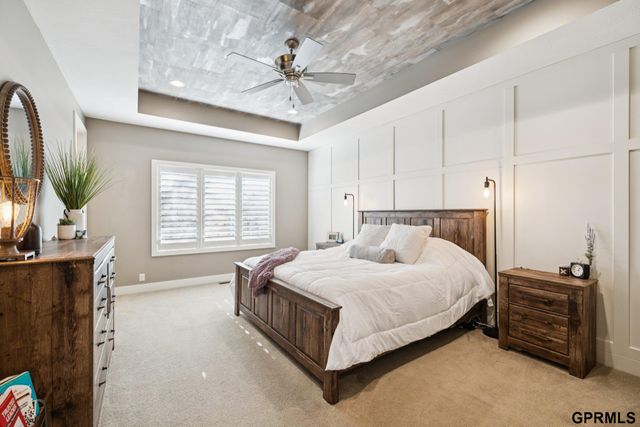 9335 Ravenwood Lane, Lincoln, NE 68526