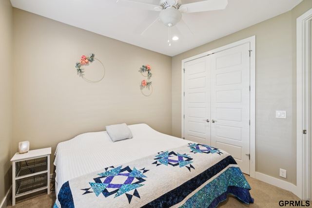 9335 Ravenwood Lane, Lincoln, NE 68526