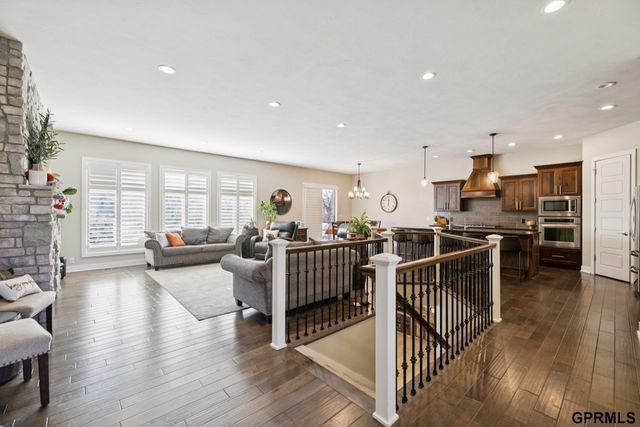 9335 Ravenwood Lane, Lincoln, NE 68526