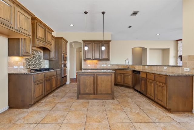 5115 Field Briar Lane, Sugar Land, TX 77479