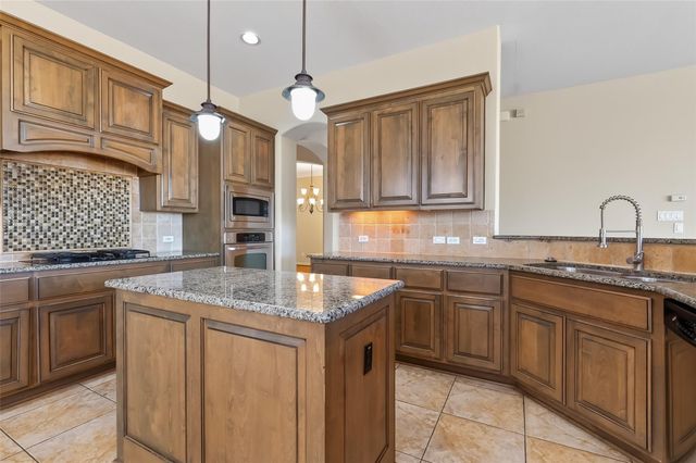 5115 Field Briar Lane, Sugar Land, TX 77479