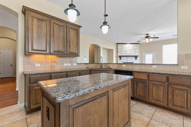 5115 Field Briar Lane, Sugar Land, TX 77479