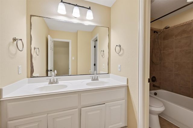 5115 Field Briar Lane, Sugar Land, TX 77479