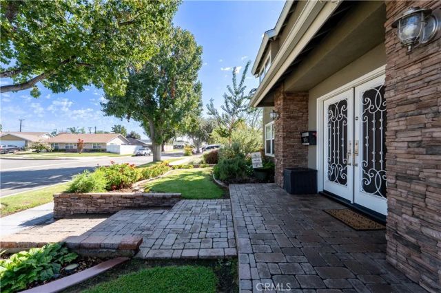 390 N Milford Road, Orange, CA 92867