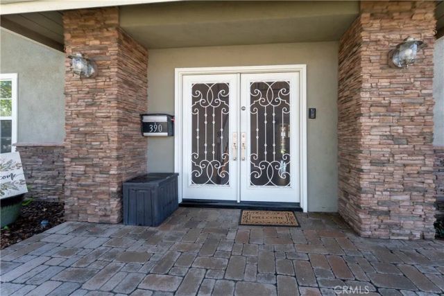 390 N Milford Road, Orange, CA 92867