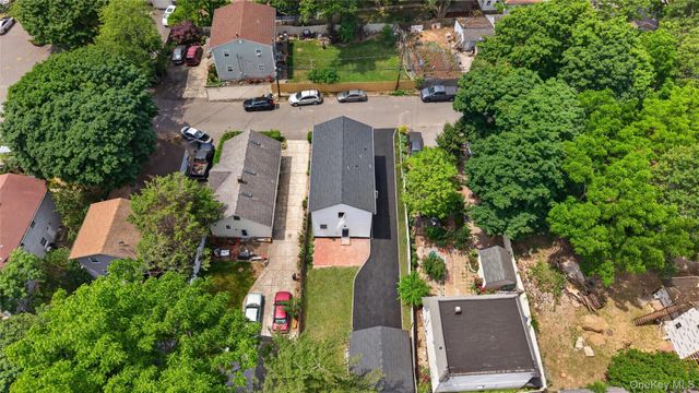 15 Grand Place, Huntington Station, NY 11746
