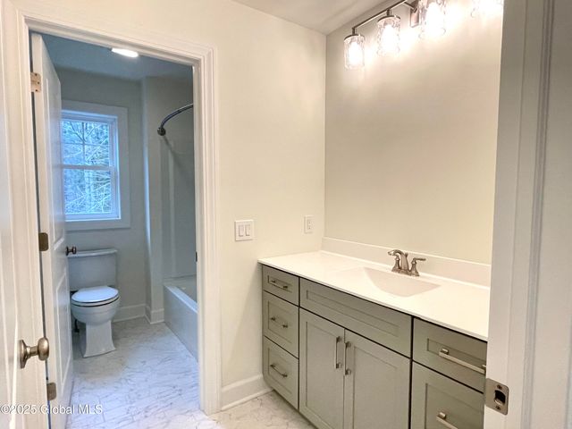 1 Jennifer Lane, Milton, NY 12020