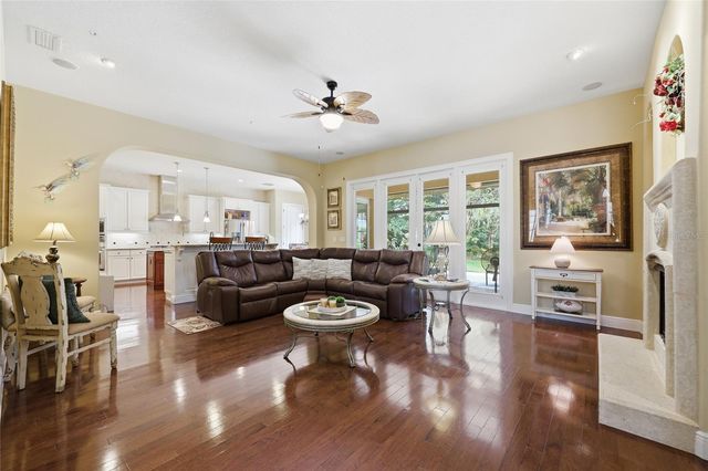 315 W BLUE WATER EDGE DRIVE, Eustis, FL 32736