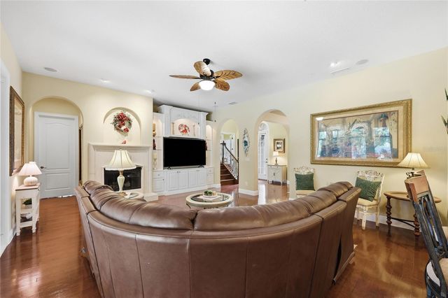 315 W BLUE WATER EDGE DRIVE, Eustis, FL 32736