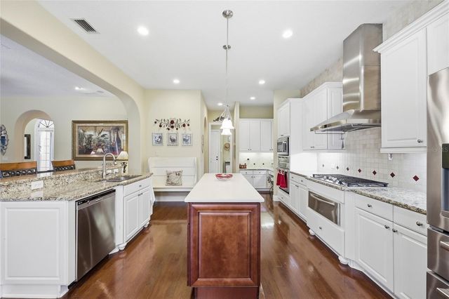 315 W BLUE WATER EDGE DRIVE, Eustis, FL 32736
