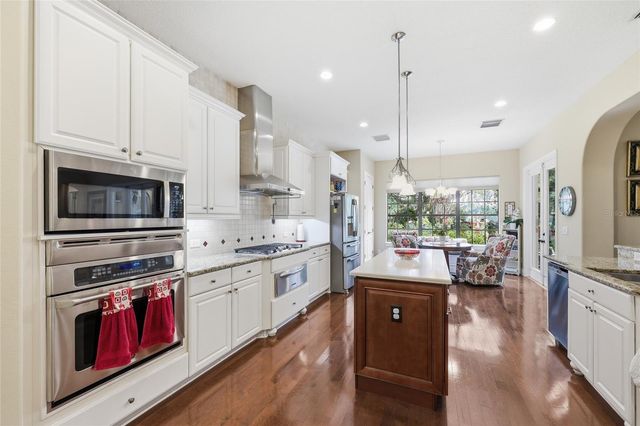 315 W BLUE WATER EDGE DRIVE, Eustis, FL 32736