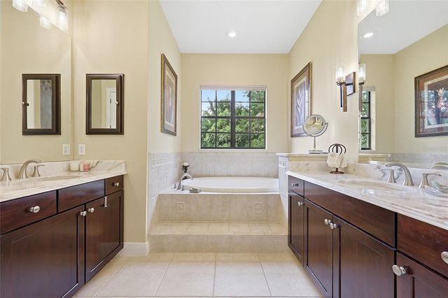 315 W BLUE WATER EDGE DRIVE, Eustis, FL 32736
