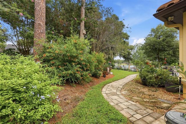 315 W BLUE WATER EDGE DRIVE, Eustis, FL 32736