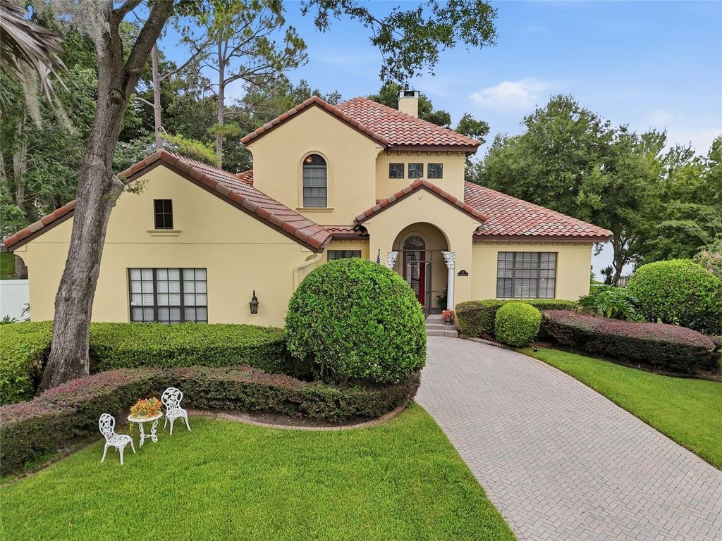 315 W BLUE WATER EDGE DRIVE, Eustis, FL 32736