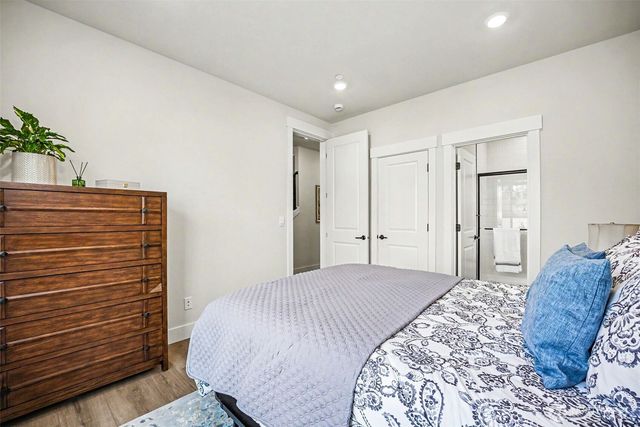 6410 213th Ave Court E, Bonney Lake, WA 98391