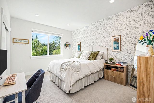 6410 213th Ave Court E, Bonney Lake, WA 98391