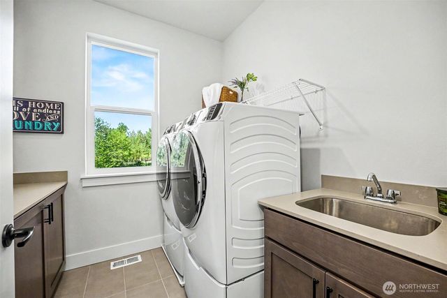 6410 213th Ave Court E, Bonney Lake, WA 98391