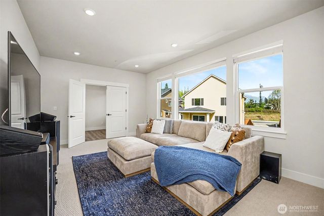 6410 213th Ave Court E, Bonney Lake, WA 98391