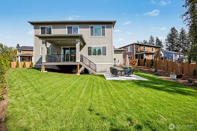 6410 213th Ave Court E, Bonney Lake, WA 98391