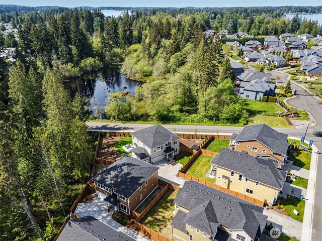 6410 213th Ave Court E, Bonney Lake, WA 98391