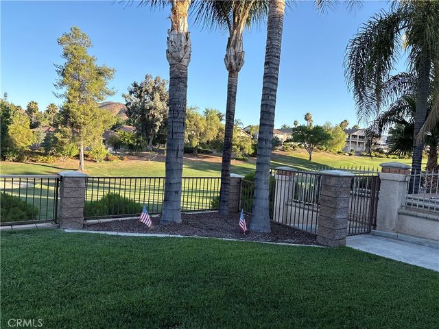 23295 Continental Drive, Canyon Lake, CA 92587