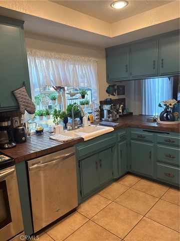 23295 Continental Drive, Canyon Lake, CA 92587