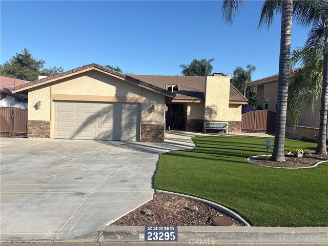 23295 Continental Drive, Canyon Lake, CA 92587