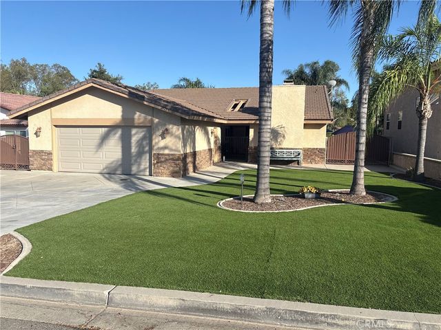 23295 Continental Drive, Canyon Lake, CA 92587