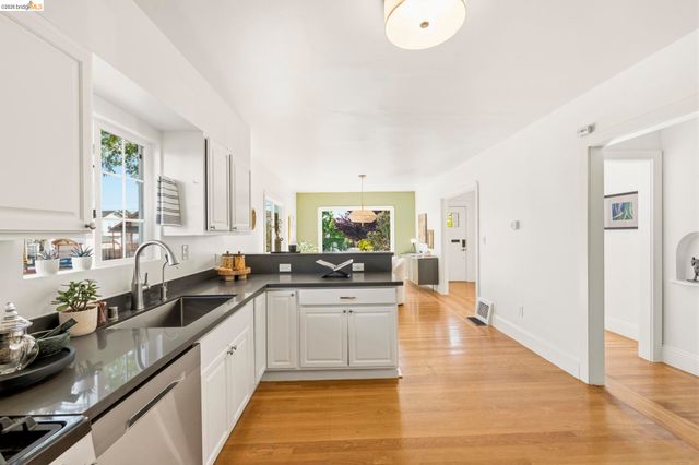 3600 Quigley St, Oakland, CA 94619