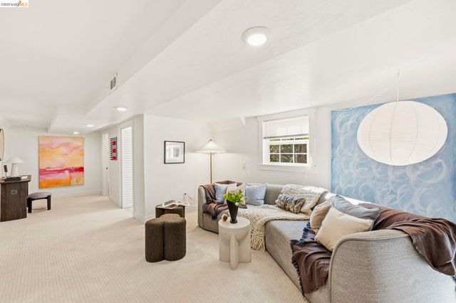 3600 Quigley St, Oakland, CA 94619
