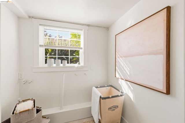 3600 Quigley St, Oakland, CA 94619