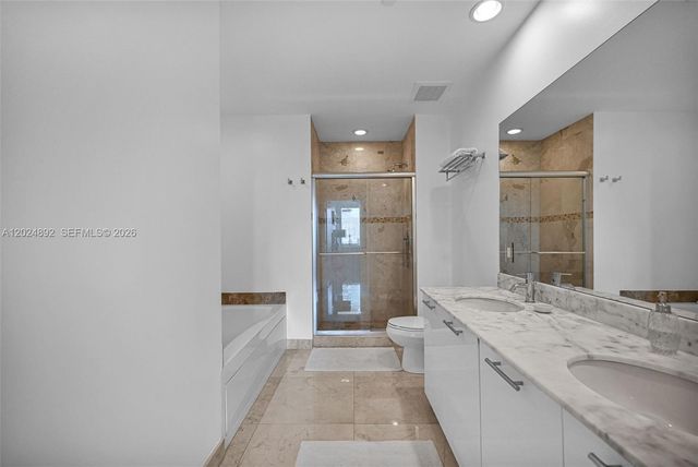 950 Brickell Bay Dr 4204, Miami, FL 33131