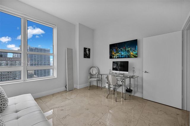 950 Brickell Bay Dr 4204, Miami, FL 33131