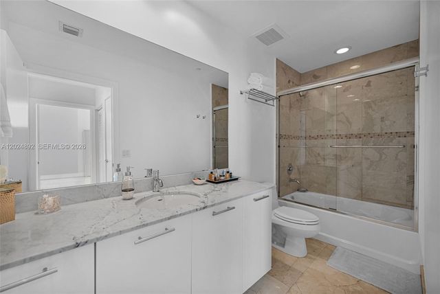 950 Brickell Bay Dr 4204, Miami, FL 33131