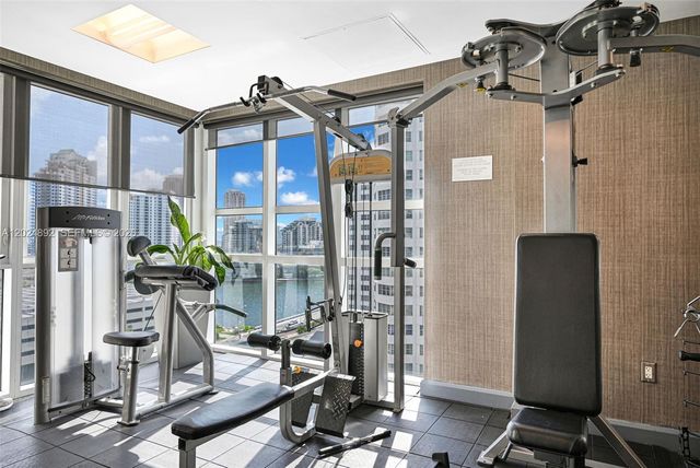 950 Brickell Bay Dr 4204, Miami, FL 33131